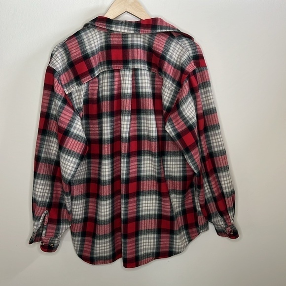 EDDIE BAUER WOMENS MEDIUM RED WHITE & GRAY PLAID LONG SLEEVED BOYFRIEND CUT - Picture 6 of 7